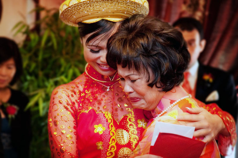 Vietnamese Tea Ceremony wedding photographer Mike Danen